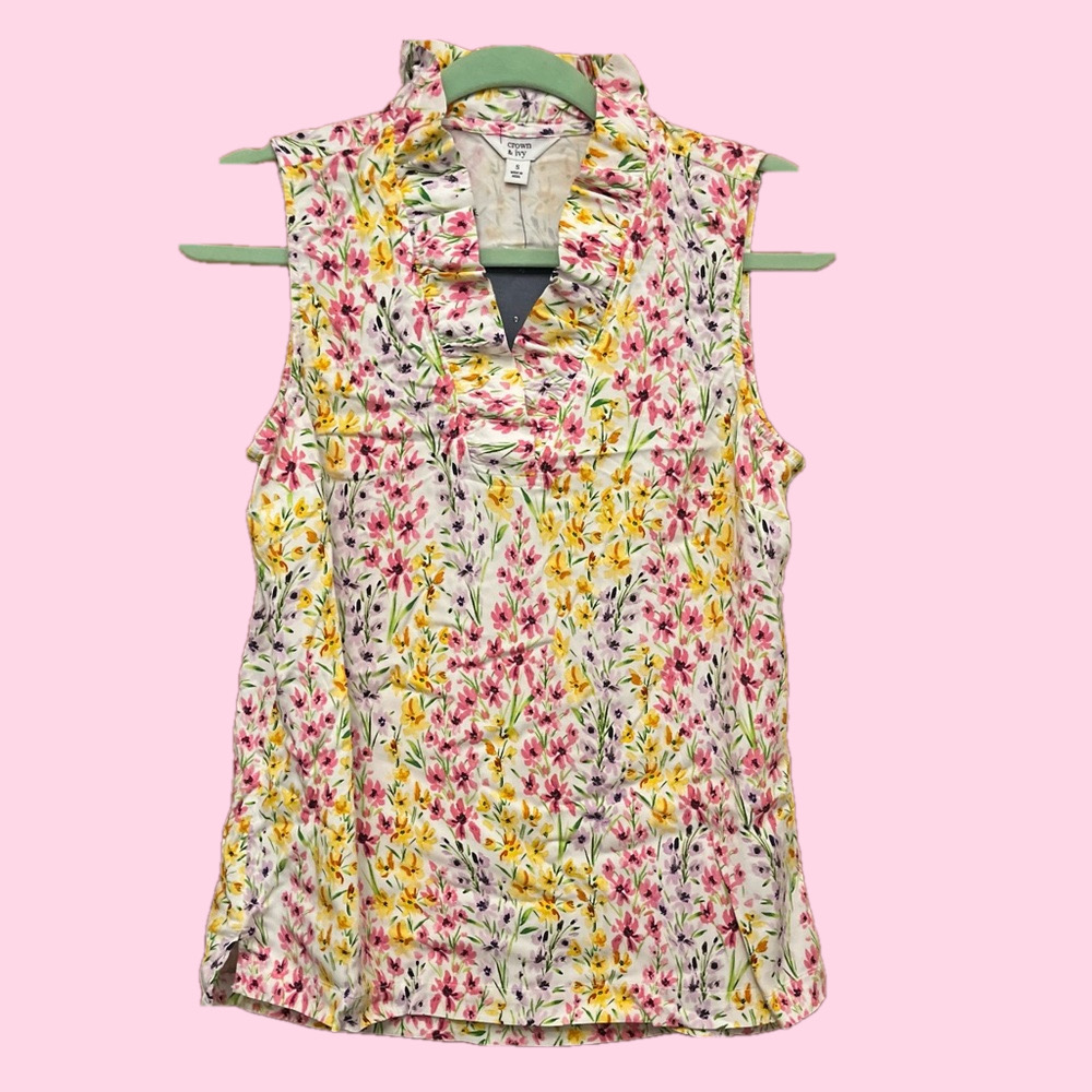 Crown & Ivy NWT Floral Sleeveless Top - Multicolor.     L4